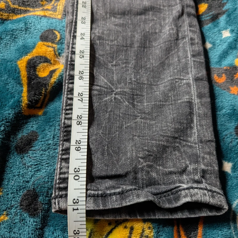 Buckle Dark Wash Skinny Jeans 28x31 - Picture 7 of 8